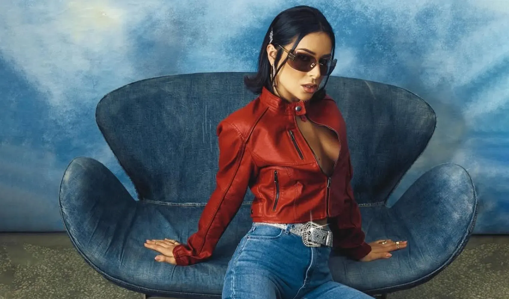 Стиль "нульових": Злата Огнєвіч приміряла сміливий образ у новій фотосесії