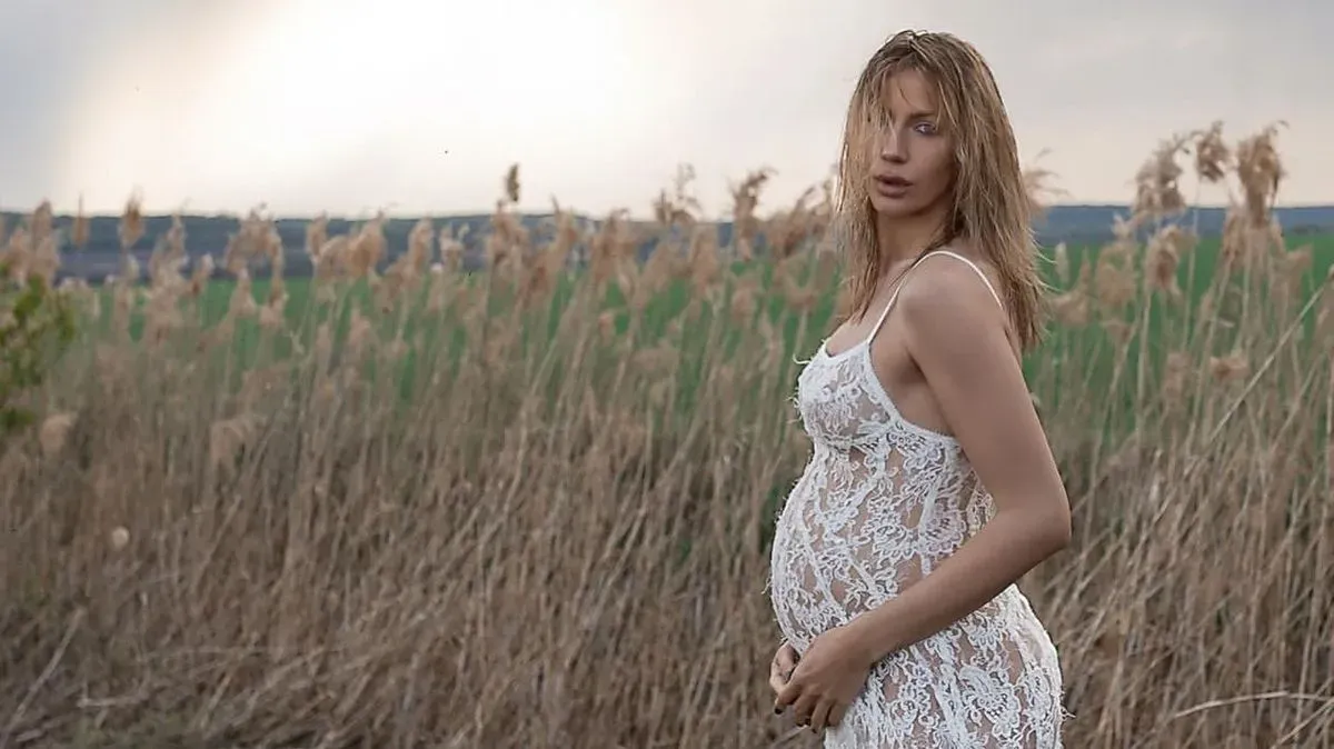 Леся Нікітюк вперше показала фото з новонародженим сином і підтвердила його стать