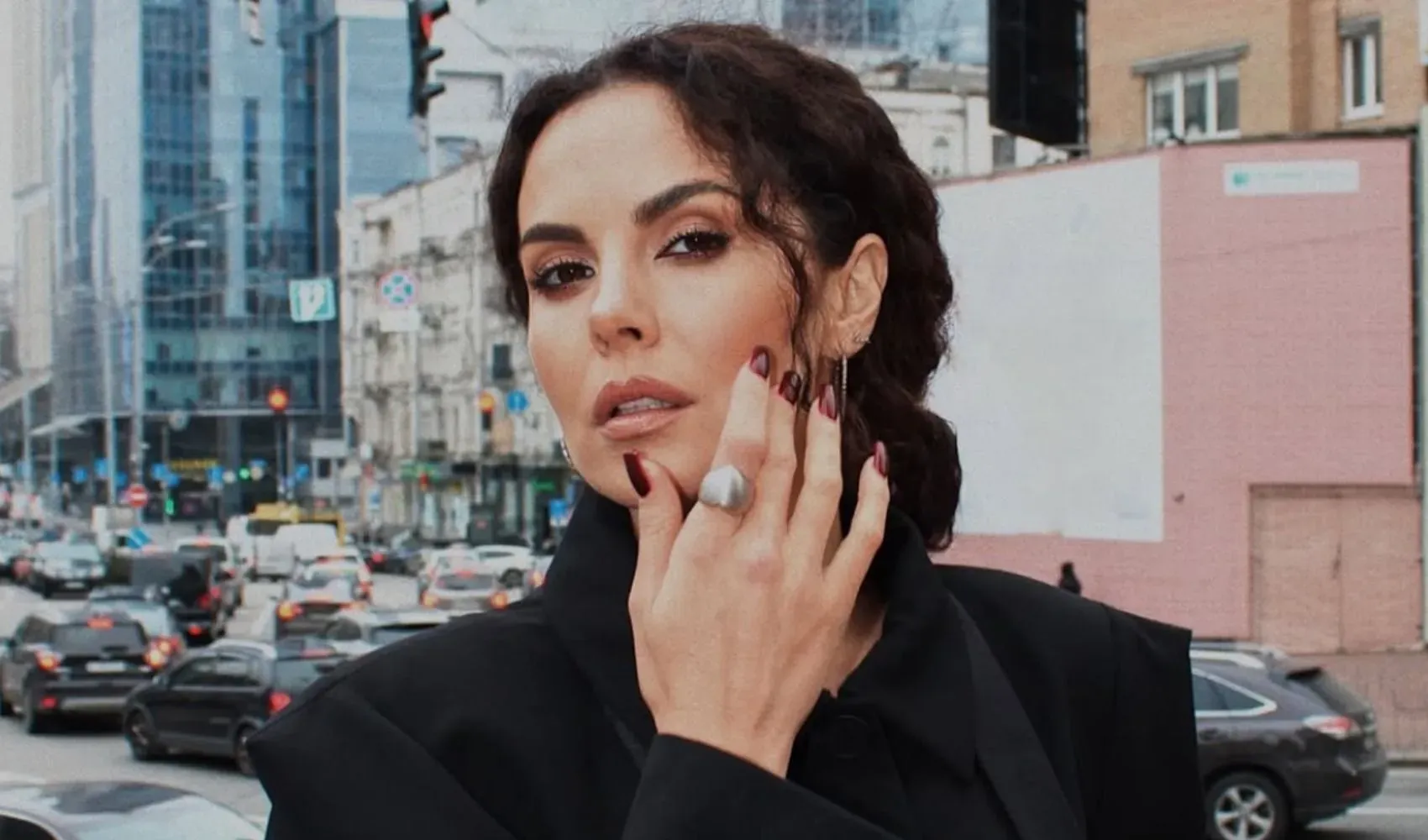 Настя Каменських прокоментувала стосунки з Потапом прямо зі сцени